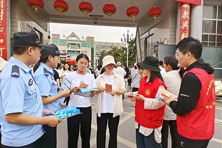 记者：恩里克希望巴黎引进吉马良斯，但坎波斯认为价格过于昂贵